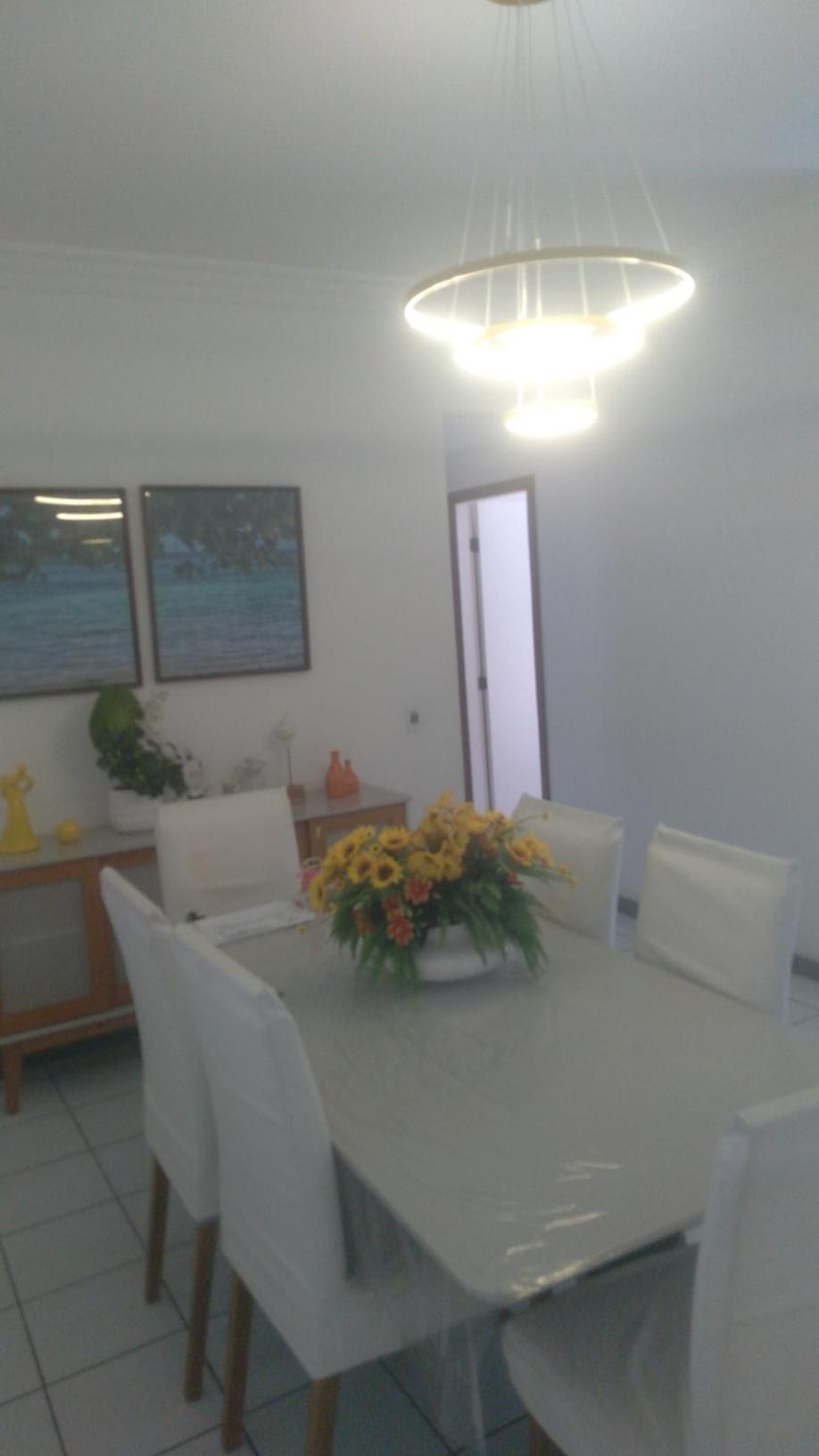 Em Edificio De Frente O Mar Na Do Morro